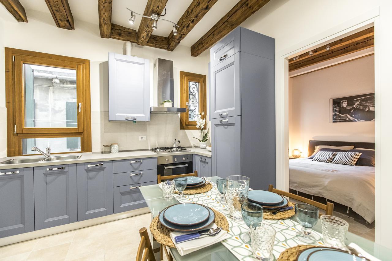 Ca Rezzonico Apartment R&R Венеция Екстериор снимка